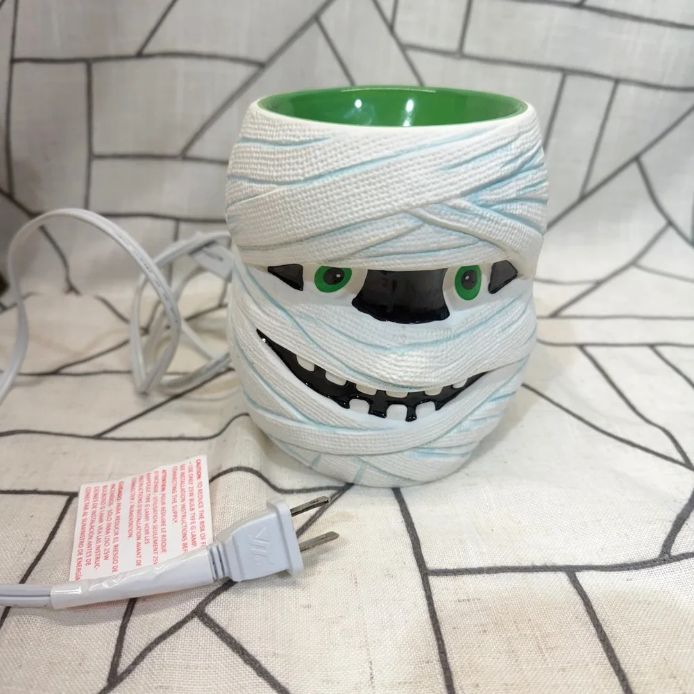 Scentsy‎ Under Wraps Mummy Wax Warmer OS White Green Halloween Decor 62812